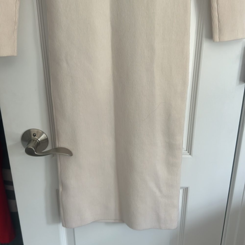 Alice and Olivia Jenner Crew Neck Dress - Picture 4 of 14